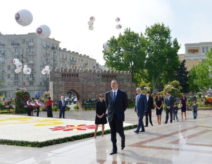 Prezident və ailəsi Gül bayramında  - FOTOLAR